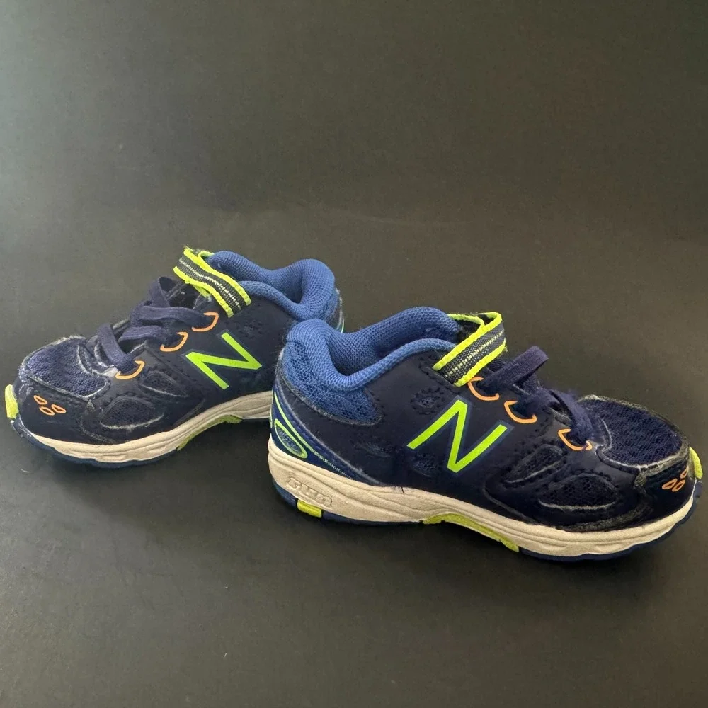 New Balance 680v5 Infant Running Shoes Navy Neon‎ Green Size 4 Hook Loop